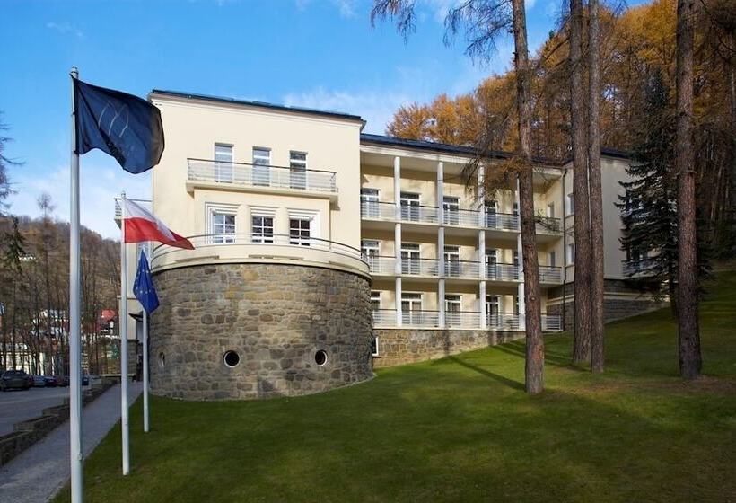 هتل Modrzewie Park