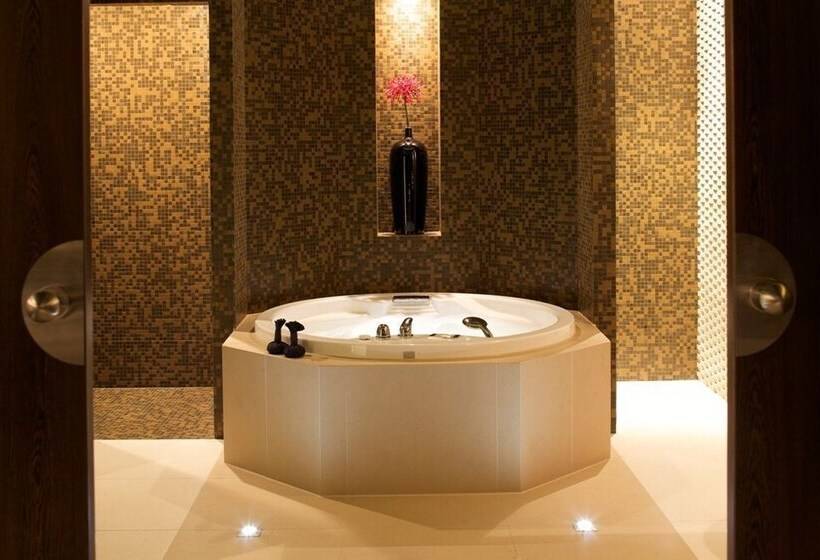 هتل Modrzewie Park