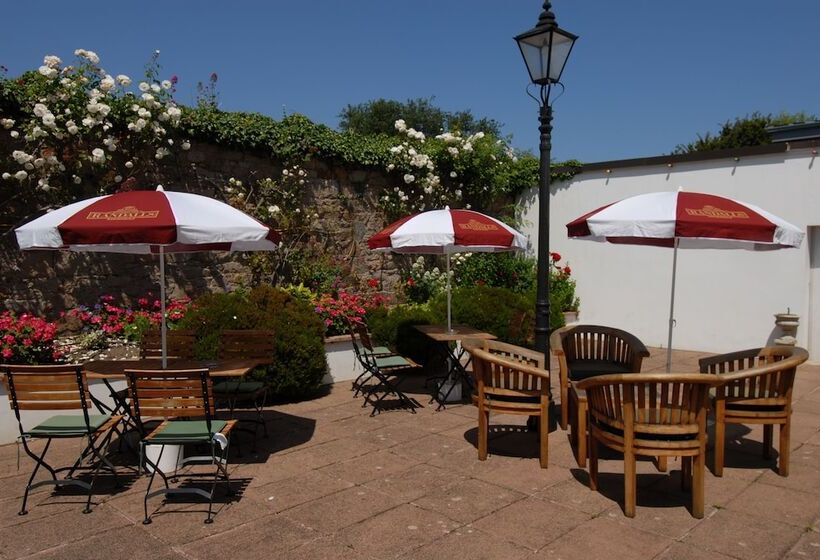 هتل Oaklands Lodge