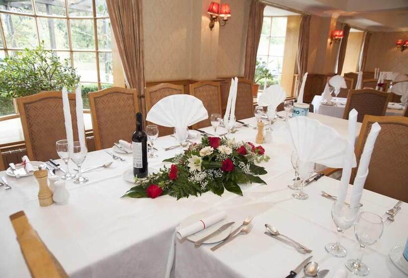 هتل Oaklands Lodge