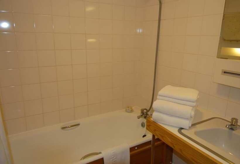 هتل Oaklands Lodge