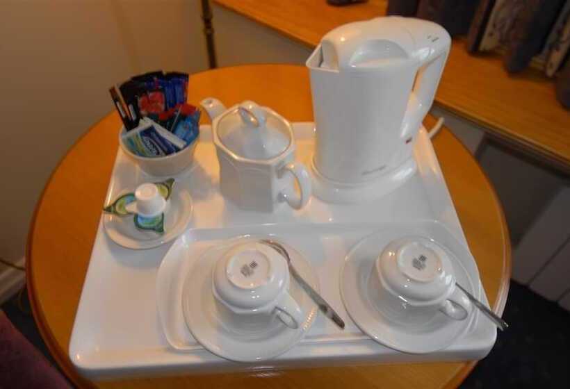 هتل Oaklands Lodge