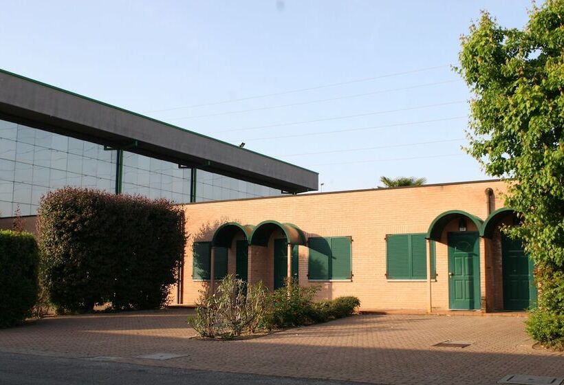 בית מלון כפרי Orzi