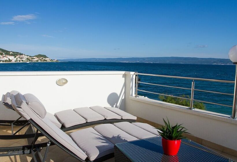 هتل Pansion Amigos