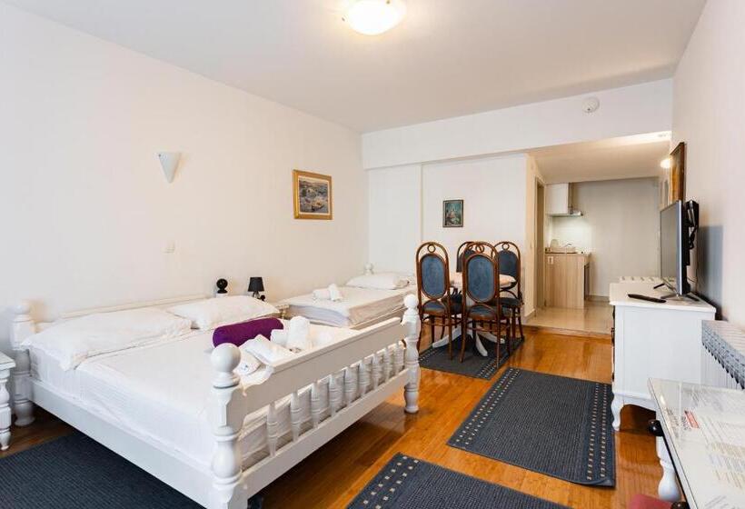 בית מלון כפרי Pansion Amigos