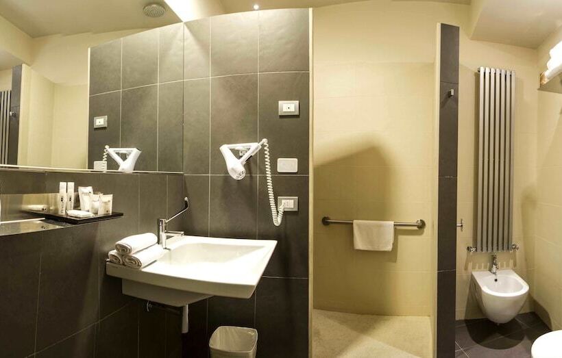 בית מלון כפרי Pineta