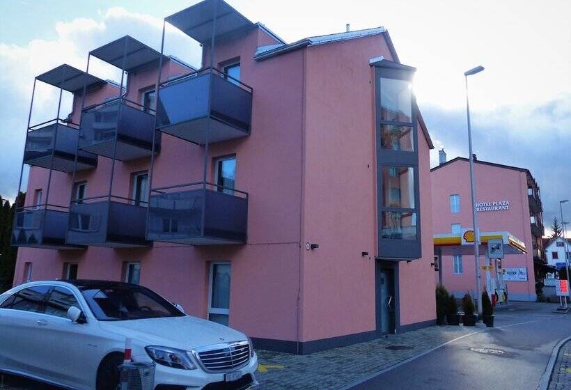 Отель Plaza