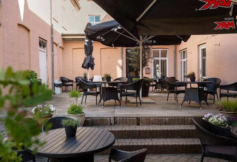 ホテル Postgaarden