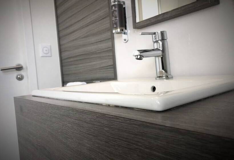 בית מלון כפרי Logis Hôtel & Restaurant Les Mouettes   Larmor Plage, Proche De Lorient