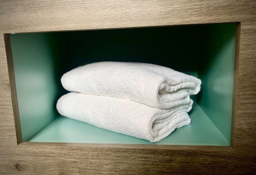 בית מלון כפרי Logis Hôtel & Restaurant Les Mouettes   Larmor Plage, Proche De Lorient