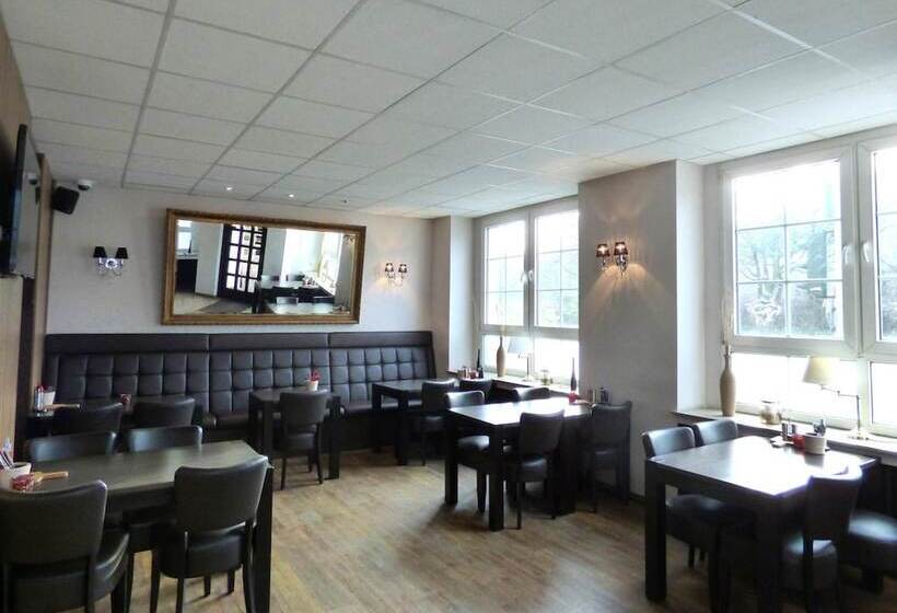 فندق Restaurant Zum Löwen