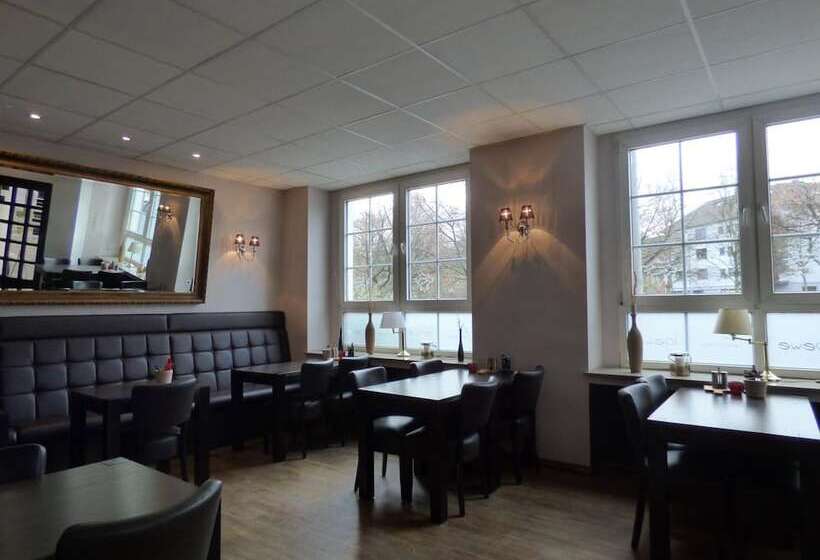 فندق Restaurant Zum Löwen