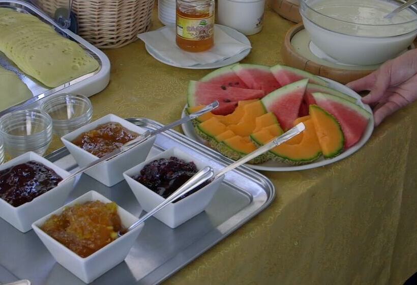 Semiramis Hotel De Charme & Pools