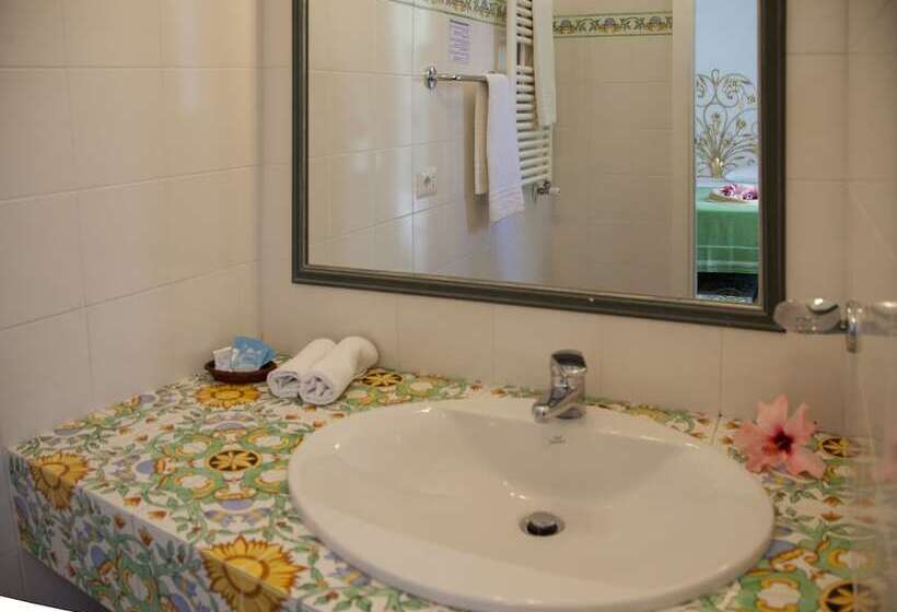 Semiramis Hotel De Charme & Pools