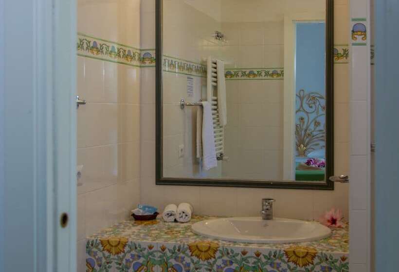 Semiramis Hotel De Charme & Pools