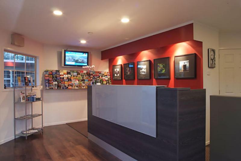 Отель Silver Fern Rotorua Suites & Spa