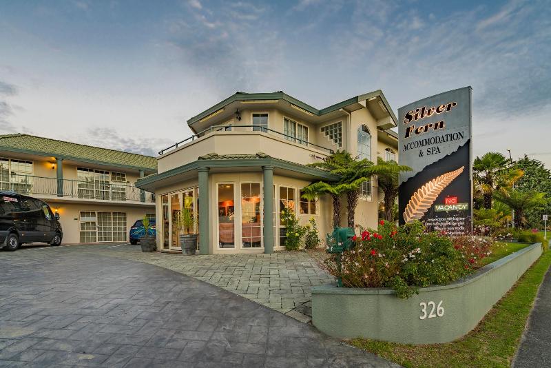 Отель Silver Fern Rotorua Suites & Spa