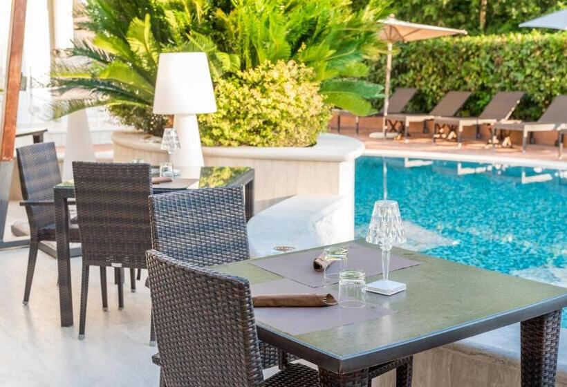 Отель Stella Della Versilia