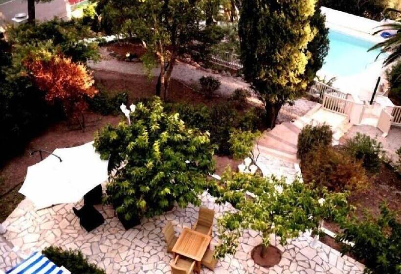 בית מלון כפרי Villa La Chêneraie