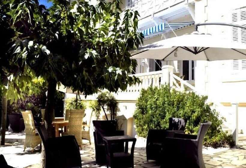 בית מלון כפרי Villa La Chêneraie