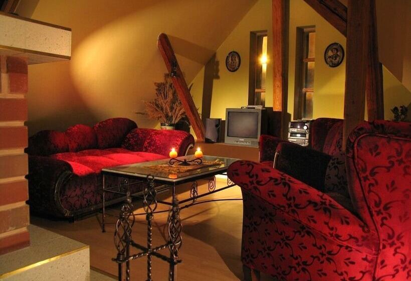 هتل Zámoček Staré časy