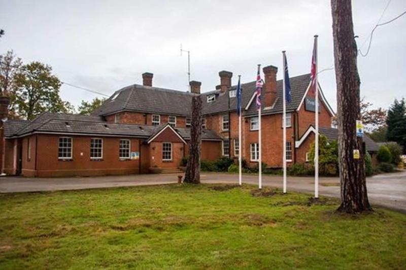 Ifield Court Hotel & Restaurant