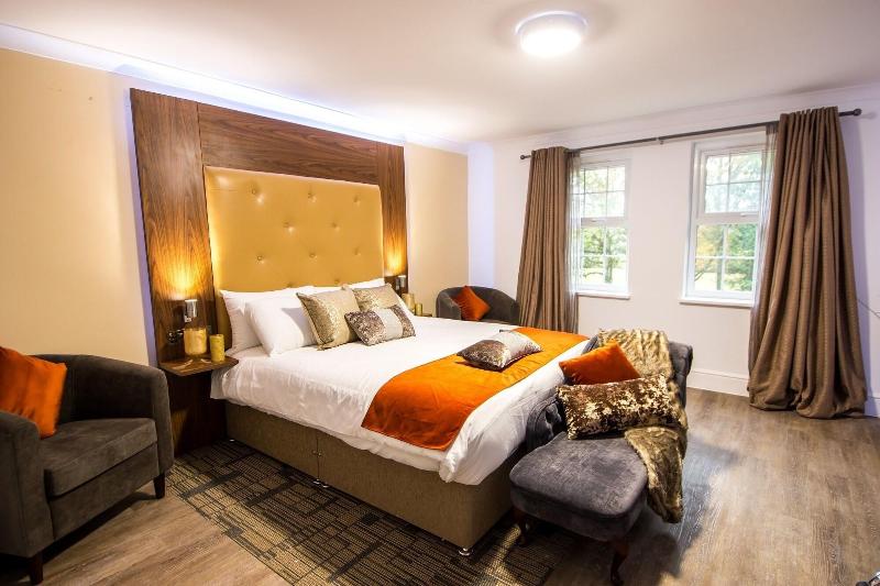 Ifield Court Hotel & Restaurant