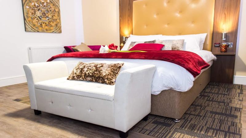 Ifield Court Hotel & Restaurant