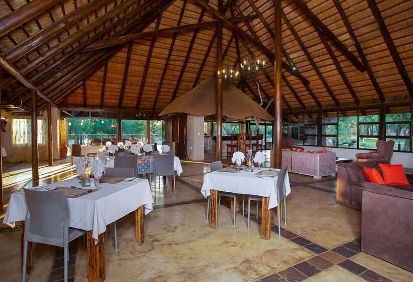 Kubu Safari Lodge