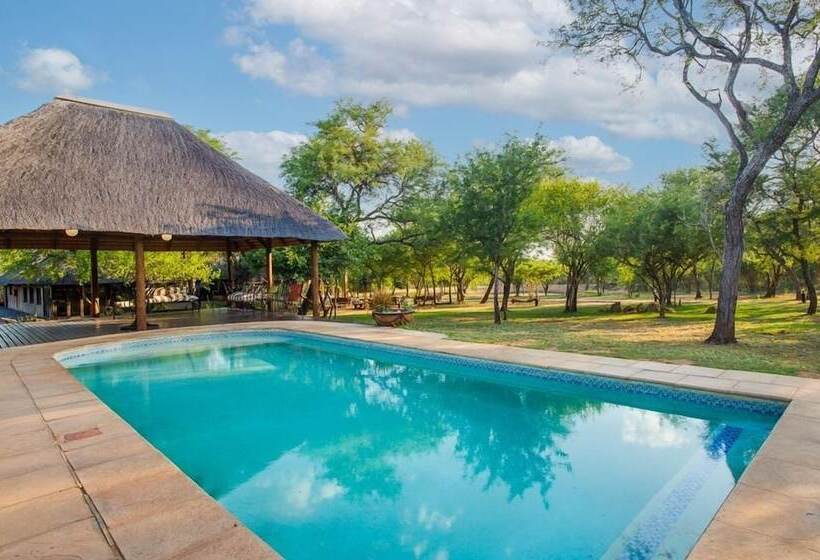 Kubu Safari Lodge