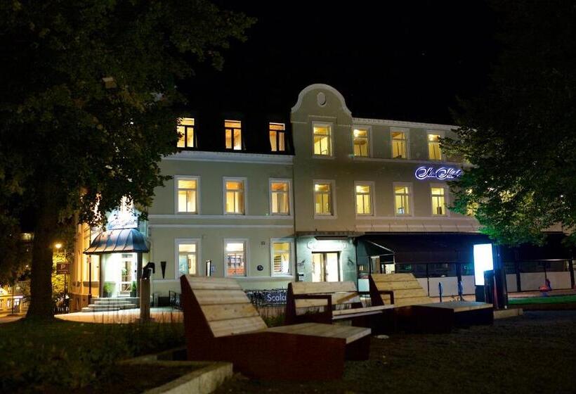 Moss Hotel & Apartments