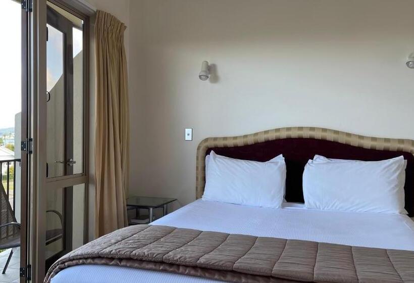 汽车旅馆  Chantillys Motor Lodge