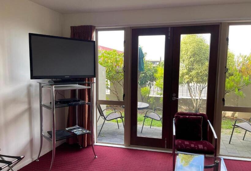 汽车旅馆  Chantillys Motor Lodge