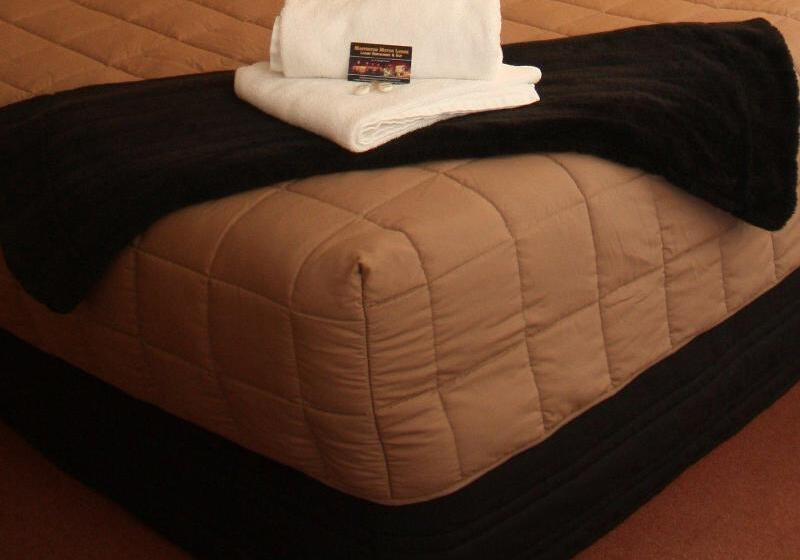مُتل Masterton Motor Lodge