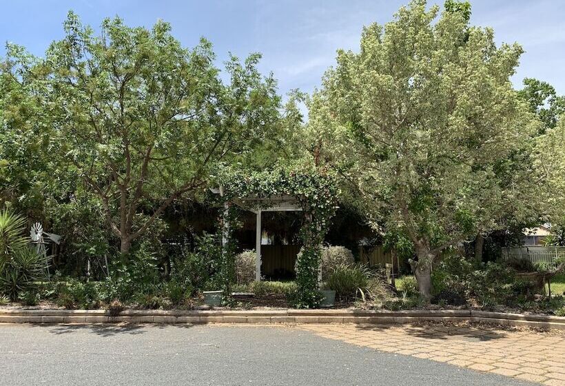 Orana Windmill Motel