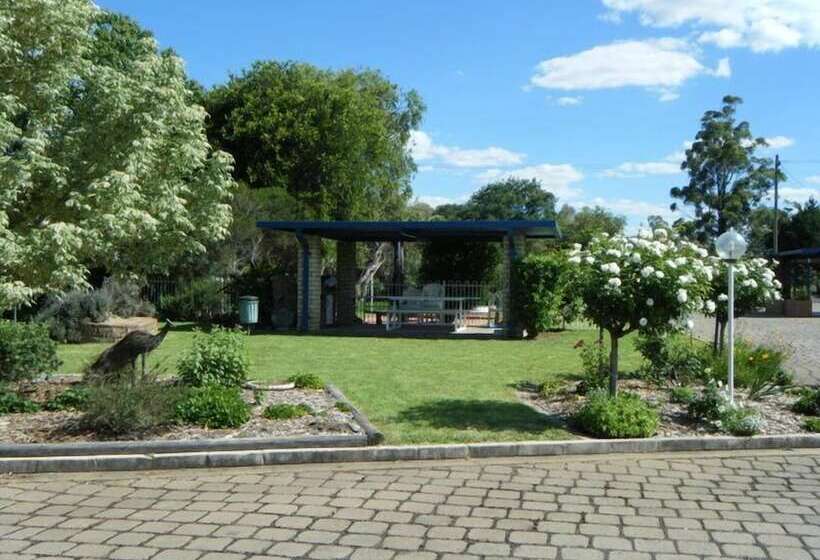 Orana Windmill Motel