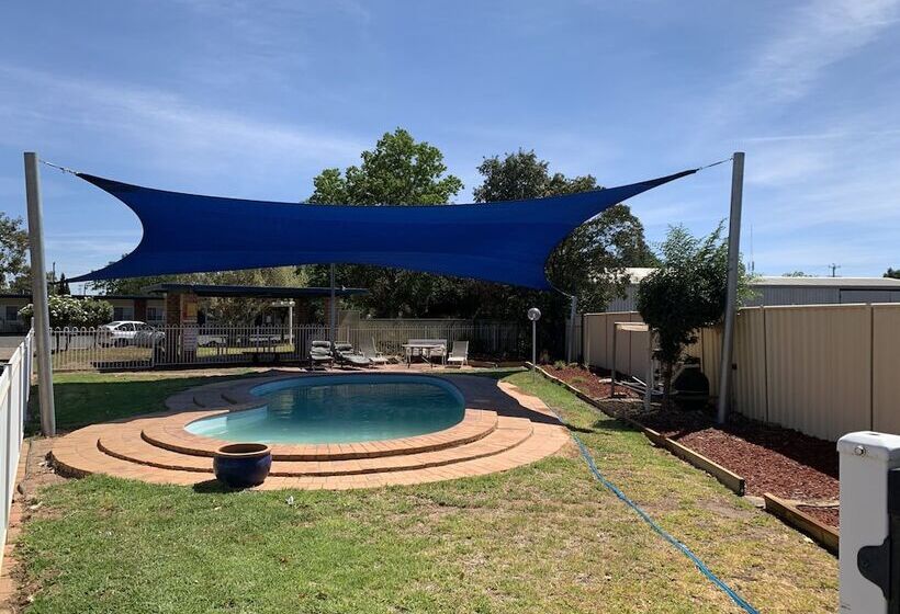 Orana Windmill Motel