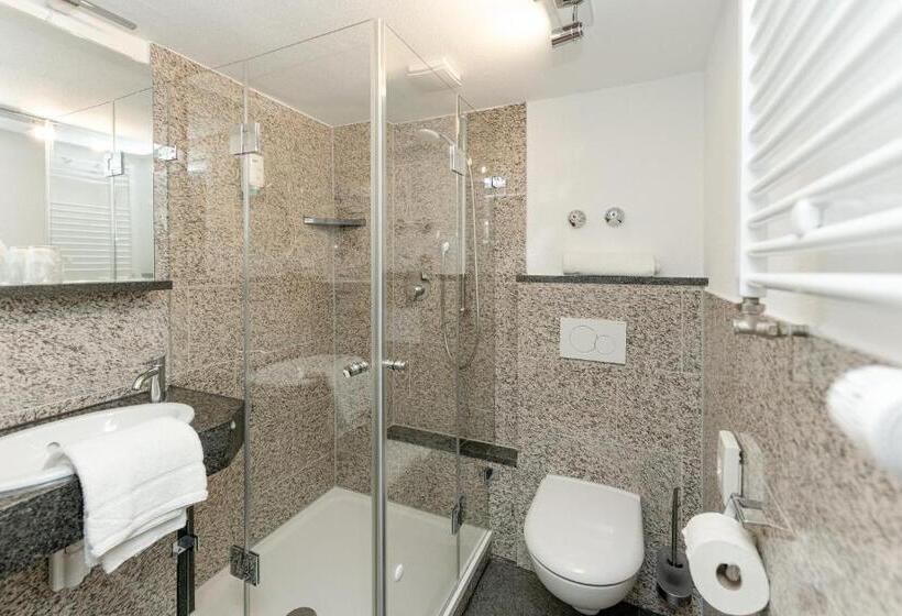 بنسيون & Restaurant Fischer