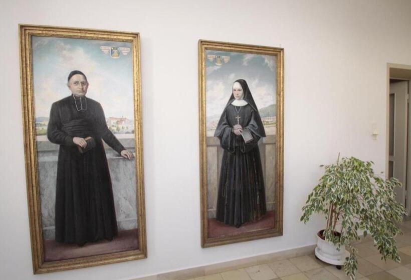 Резиденция Kloster Esthal