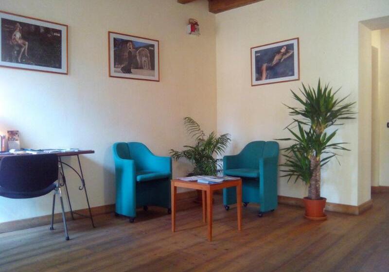 住所  Parco Termale Di Villa Dei Cedri