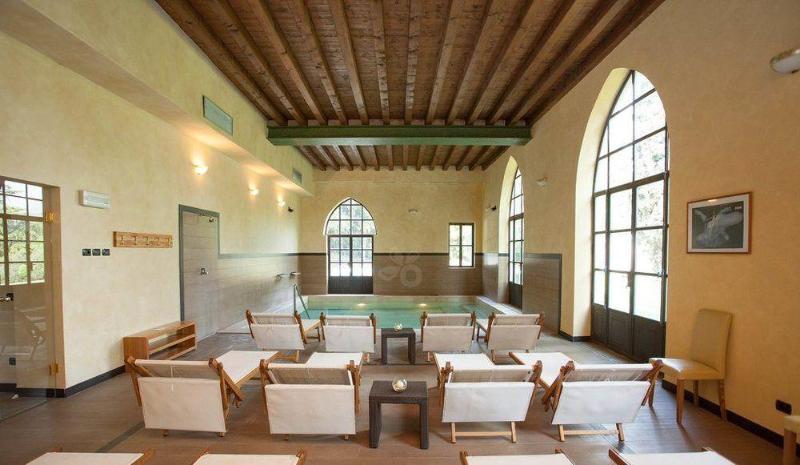 住所  Parco Termale Di Villa Dei Cedri