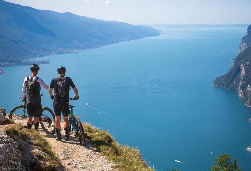 Резиденция Taki Village