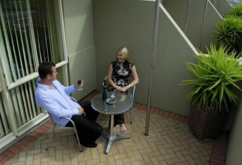 Shortland Court Motel