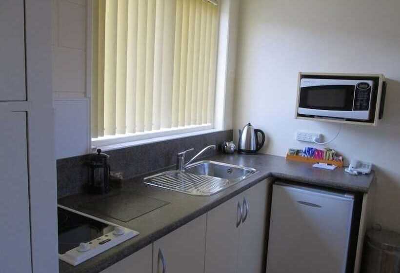 Shortland Court Motel