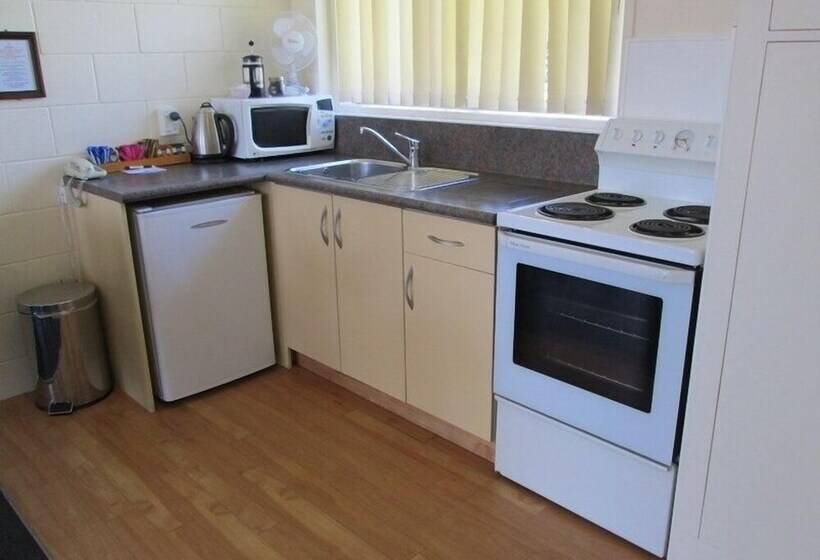 Shortland Court Motel