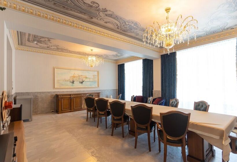 W Regal Boutique Hotel&spa