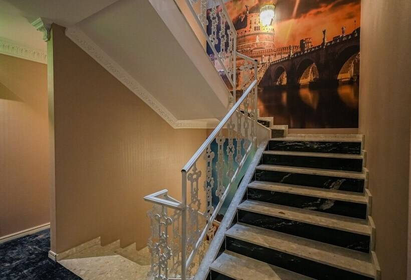 W Regal Boutique Hotel&spa