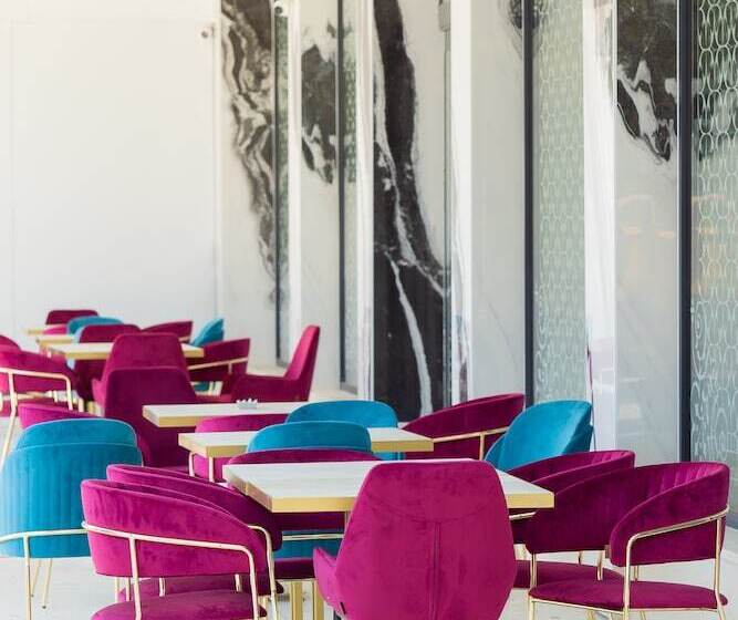 W Regal Boutique Hotel&spa