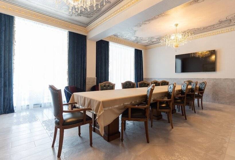 W Regal Boutique Hotel&spa