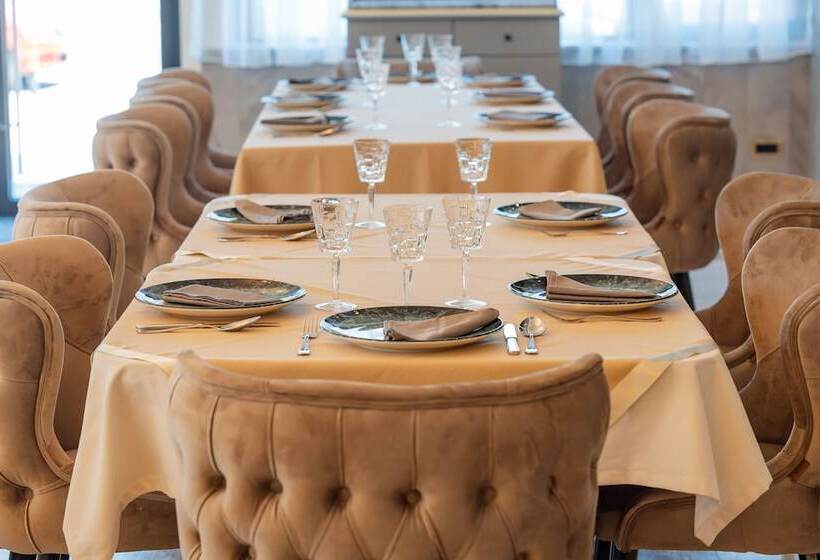 W Regal Boutique Hotel&spa